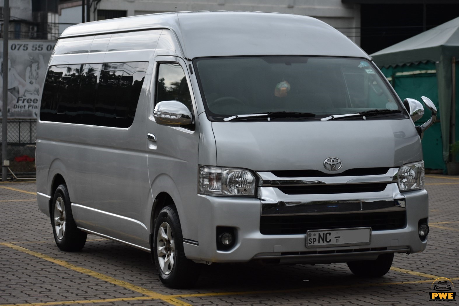 TOYOTA HIACE 2.8L